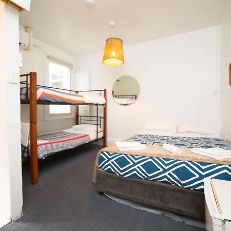 Tassie Backpackers At The Brunswick Hotel Хобарт Экстерьер фото