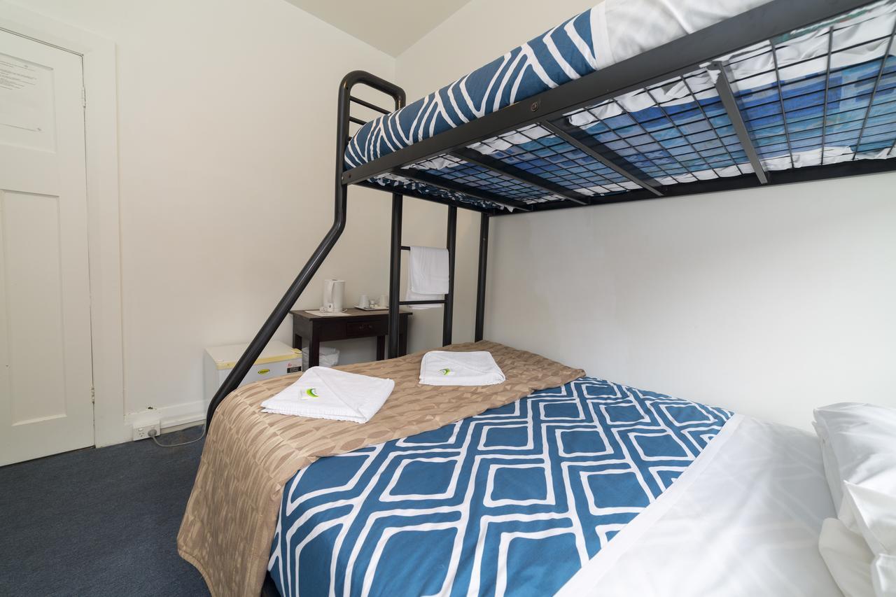 Tassie Backpackers At The Brunswick Hotel Хобарт Экстерьер фото