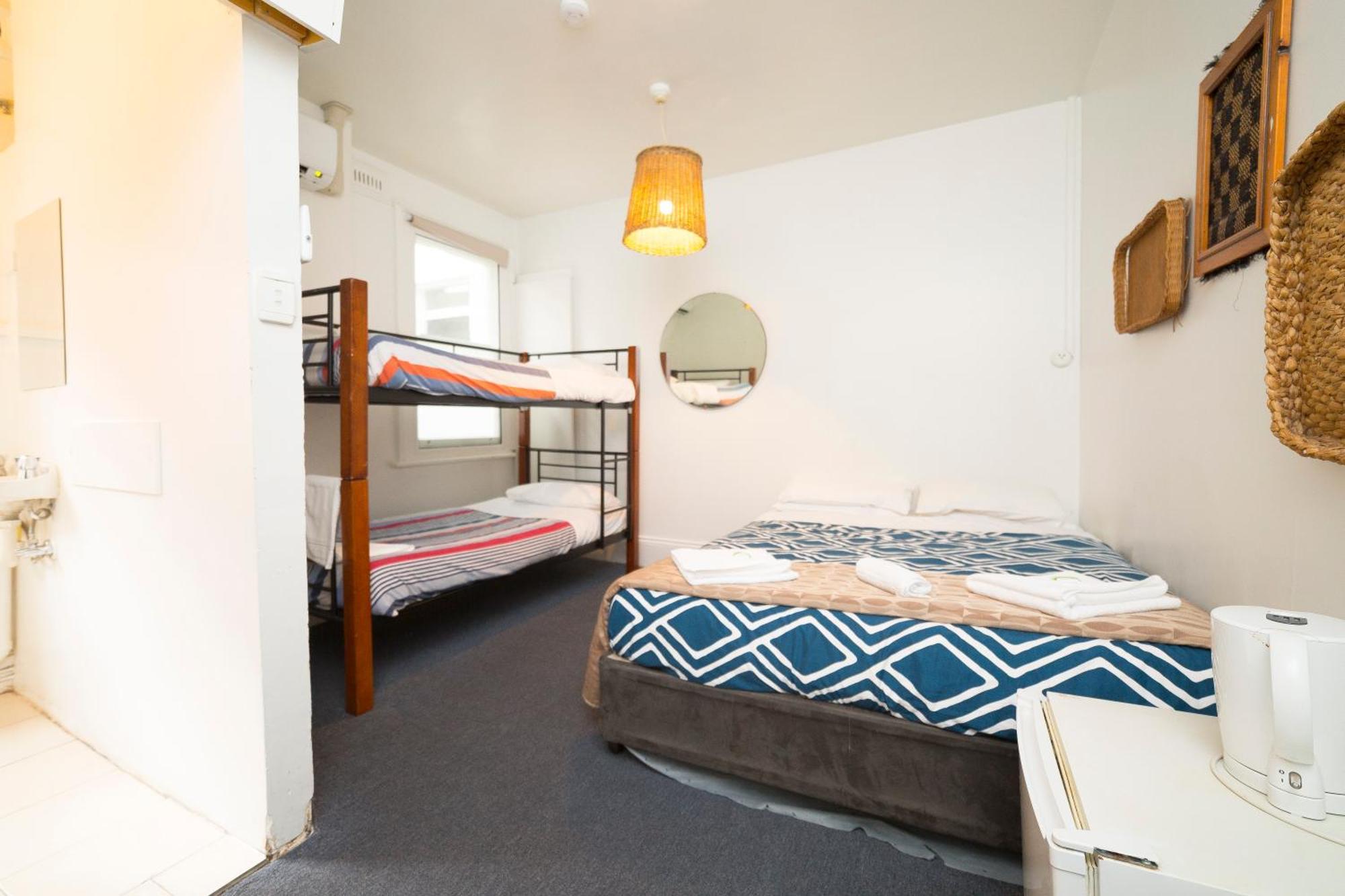 Tassie Backpackers At The Brunswick Hotel Хобарт Экстерьер фото
