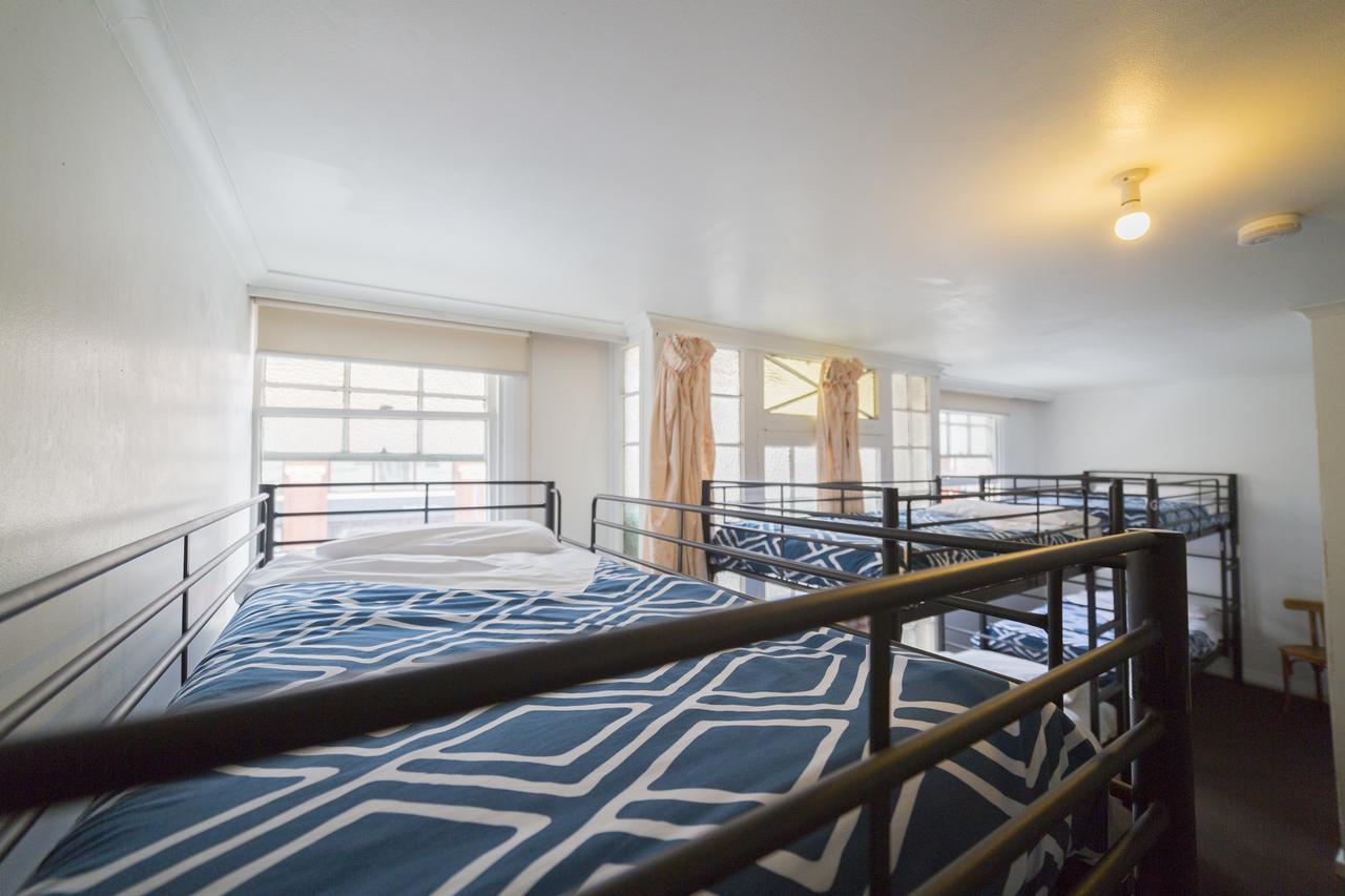 Tassie Backpackers At The Brunswick Hotel Хобарт Экстерьер фото