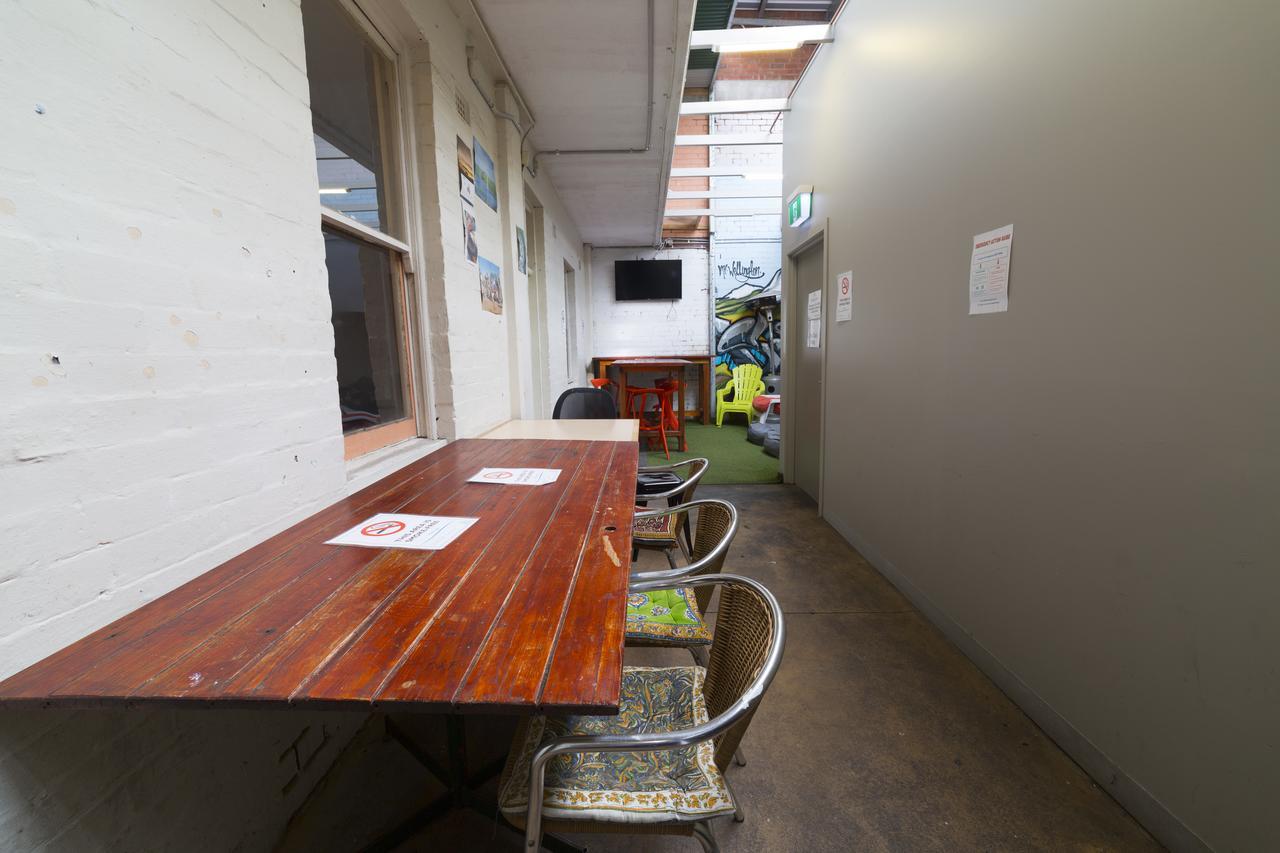 Tassie Backpackers At The Brunswick Hotel Хобарт Экстерьер фото