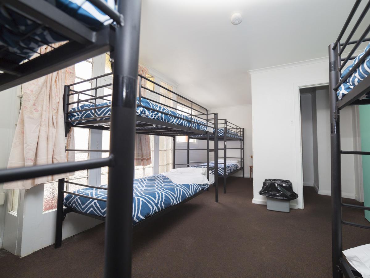 Tassie Backpackers At The Brunswick Hotel Хобарт Экстерьер фото